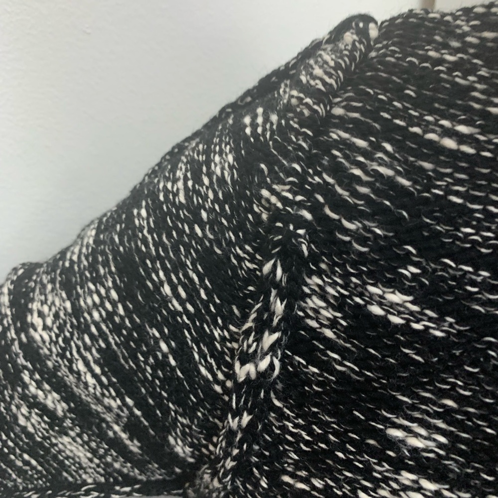 Sweater - Picture 4 of 15